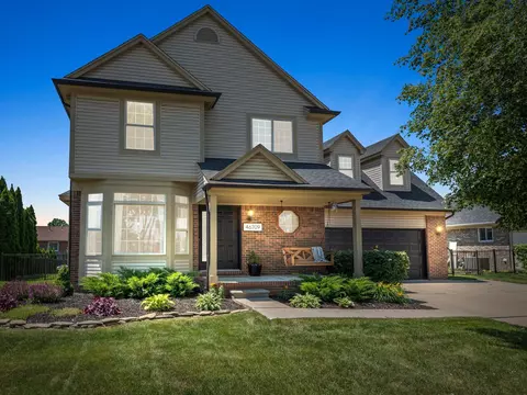 46709 Twin City Trl, Macomb, MI 48044