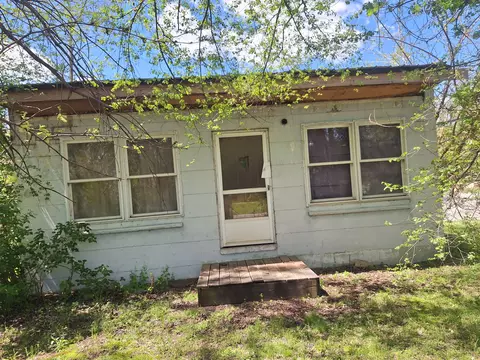 5687 Carroll Lake Rd, Commerce, MI 48382