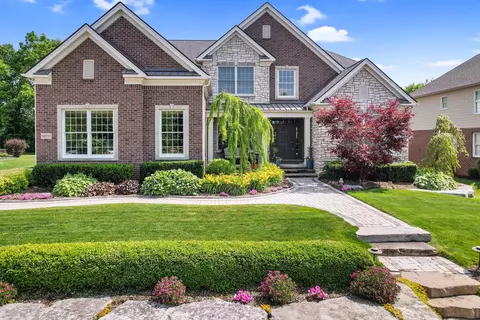 50757 Calvert Isle Dr, Novi, MI 48374