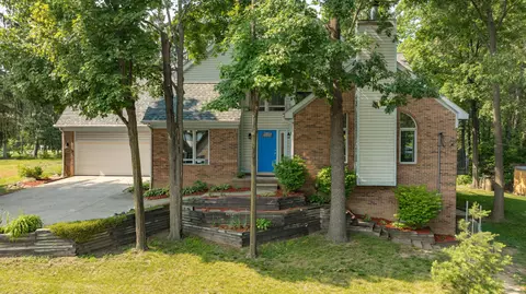 2520 S Commerce Rd, Commerce, MI 48390