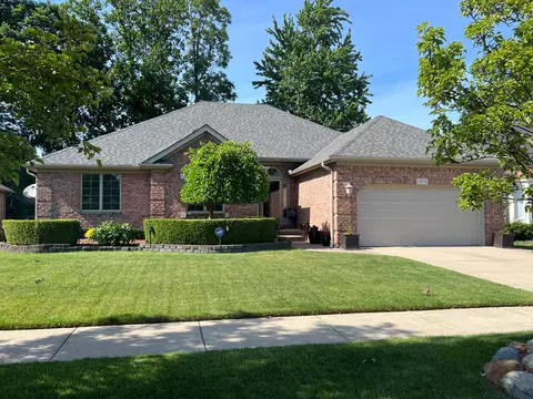 19781 Chesterbrook Dr, Macomb, MI 48044