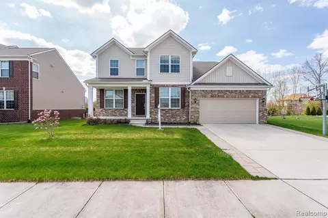 49665 Cranbrook Dr, Macomb, MI 48044
