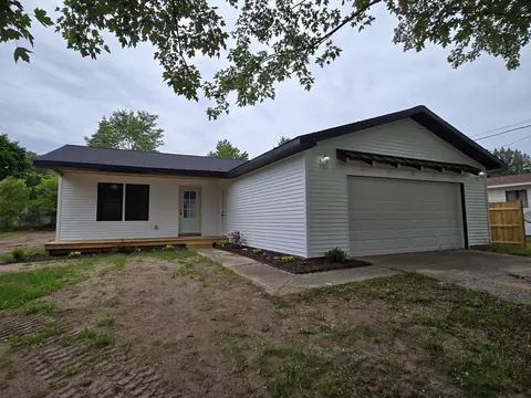 311 N Spring St, Gladwin, MI 48624