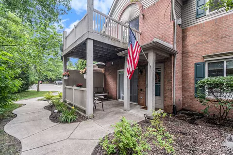 254 Marigold Cir, Westland, MI 48185