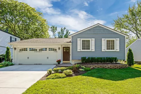 24360 Knollwood St, Novi, MI 48375