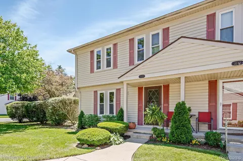 2139 Park Place Dr, Walled Lake, MI 48390