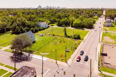 7844 E Forest Ave, Detroit, MI 48214