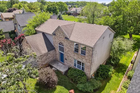 5331 Riverwalk Trl, Commerce, MI 48382