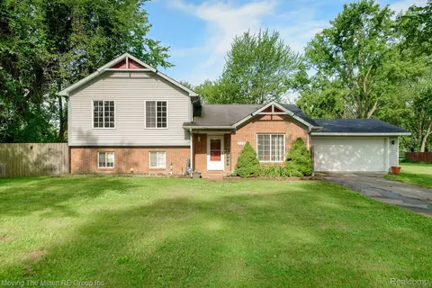 7230 Dodge St, Romulus, MI 48174