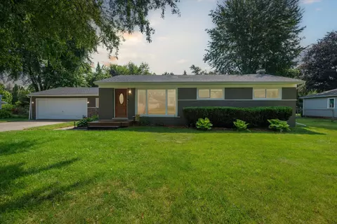 6240 Snow Apple Dr, Independence, MI 48346
