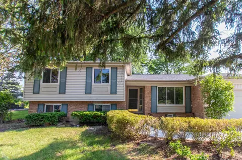 1926 N Lake Dr, Troy, MI 48083