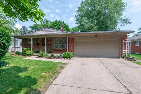 41674 Greenbriar Ln, Plymouth, MI 48170