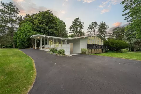 1135 Ranfield Ln, Flint, MI 48532