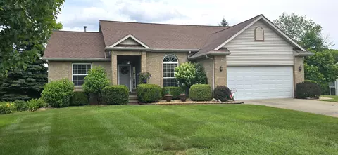 2460 Fenton Creek Ln, Fenton, MI 48430
