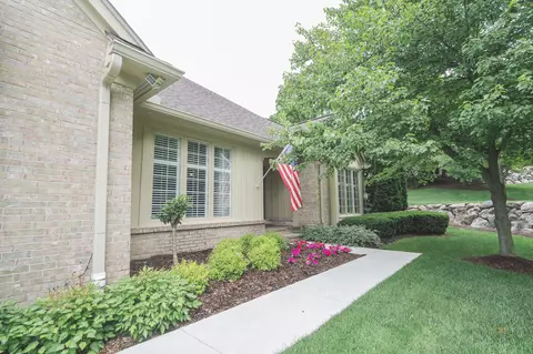 2426 Hickory Glen Dr 1 Dr, Bloomfield Hills, MI 48304
