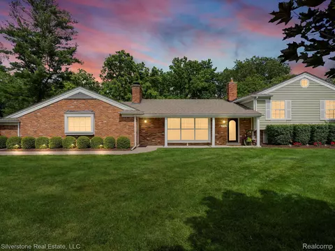 3721 Thornbrier Way, Bloomfield Township, MI 48302