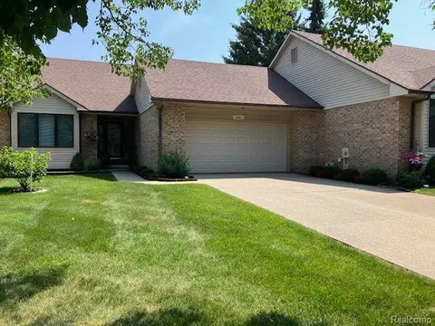 8293 Butternut, Grand Blanc, MI 48439