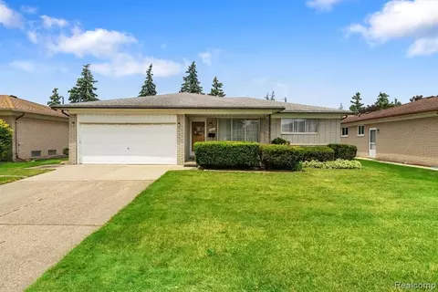 4267 Gunther Dr, Sterling Heights, MI 48310
