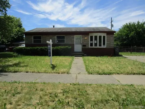 34687 Whittaker St, Clinton Township, MI 48035