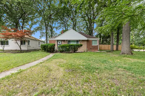 21261 Kipling St, Oak Park, MI 48237