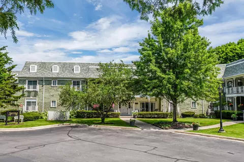 42160 Woodward Ave #54, Bloomfield Hills, MI 48304