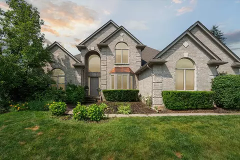 6543 Chatham Cir, Rochester Hills, MI 48306