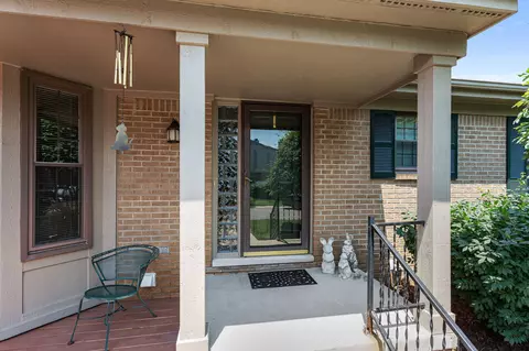 38360 Chessington, Farmington Hills, MI 48331