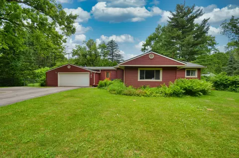 190 S Conklin Rd S, Orion, MI 48362