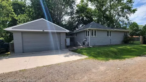 3505 W Auburn Rd, Rochester Hills, MI 48309