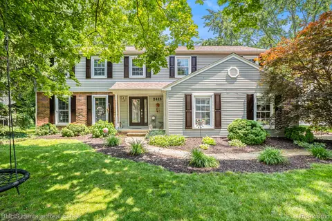 2415 Harness, West Bloomfield, MI 48324