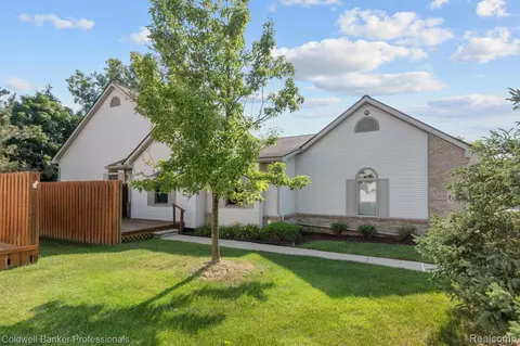 44655 Meadowcreek Ln, Canton, MI 48187