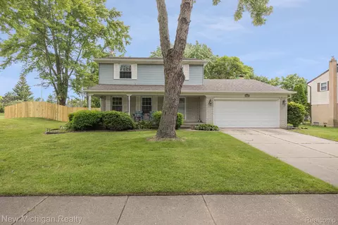 4994 Stoddard Dr, Troy, MI 48085