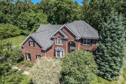 1939 Scenic Dr, Milford, MI 48380