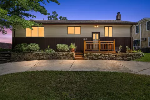 455 Shady Oaks St, Orion, MI 48362
