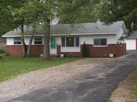 6480 Jay Dr, Bedford, MI 48144