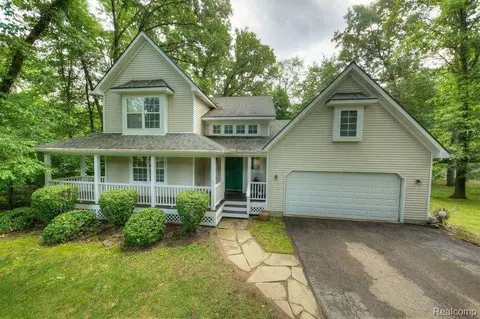 11417 Tall Shadows, Pinckney, MI 48169