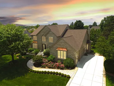 1757 Edinborough Dr, Rochester Hills, MI 48306