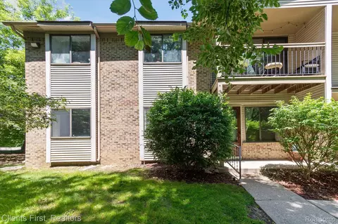24050 Middlebelt Rd #3, Farmington Hills, MI 48336