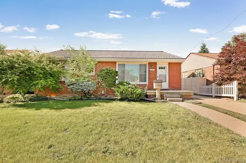 1645 Myron Ave, Lincoln Park, MI 48146