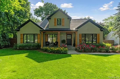 6188 S Main St, Clarkston, MI 48346