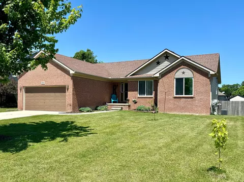 4860 Camelot Dr, Kimball, MI 48074