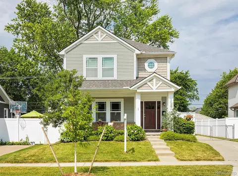 3037 Kenmore Rd, Berkley, MI 48072