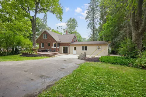 27991 W Chicago St, Livonia, MI 48150