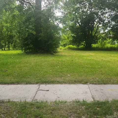 877 Manistique St, Detroit, MI 48215