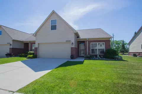 24066 Hemlock Dr, Flat Rock, MI 48134