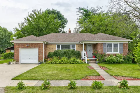 22050 Boulder Ave, Eastpointe, MI 48021