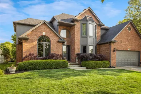 18962 Provencial Dr, Macomb, MI 48044