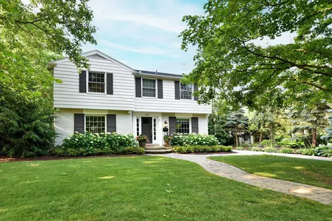 2327 Tilbury Plc Pl, Bloomfield Hills, MI 48301