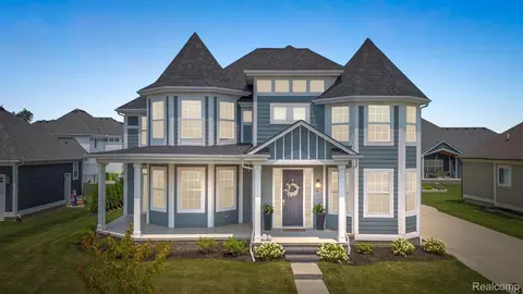 19385 Ryan Dr, Macomb, MI 48042