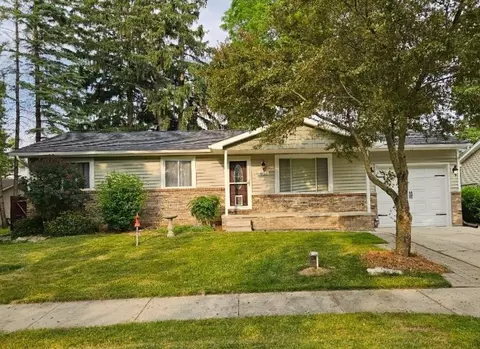 408 Leverett St, Milford, MI 48381